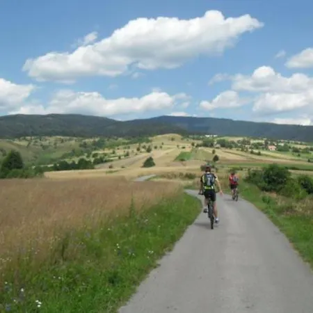 Priestranny 3 Izb. V Centre S Parkovanim.