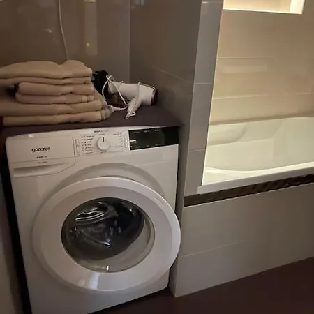 Priestranny 3 Izb. V Centre S Parkovanim. Apartment Banska Bystrica