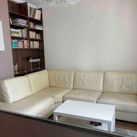 Apartment Priestranny 3 Izb. V Centre S Parkovanim. *
