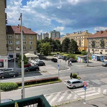 Priestranny 3 Izb. V Centre S Parkovanim. 公寓 *