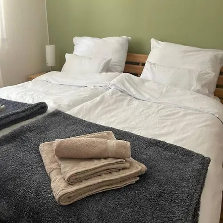 Priestranny 3 Izb. V Centre S Parkovanim. *