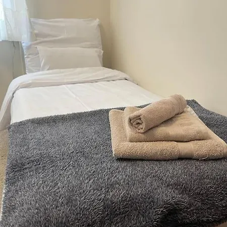 Priestranny 3 Izb. V Centre S Parkovanim. * Banská Bystrica