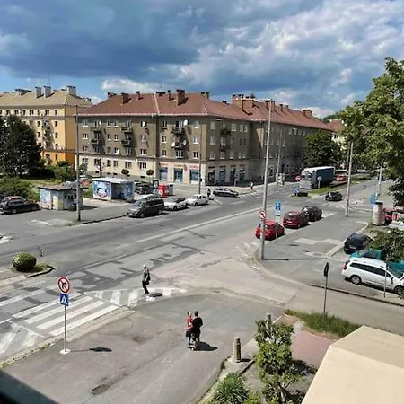 Priestranny 3 Izb. V Centre S Parkovanim. Apartment