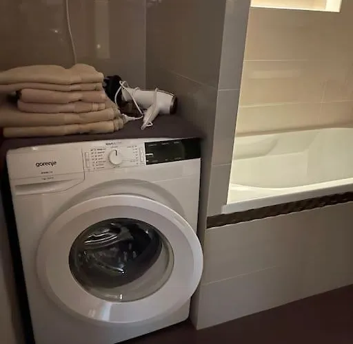 Priestranny 3 Izb. V Centre S Parkovanim. Apartament Bańska Bystrzyca