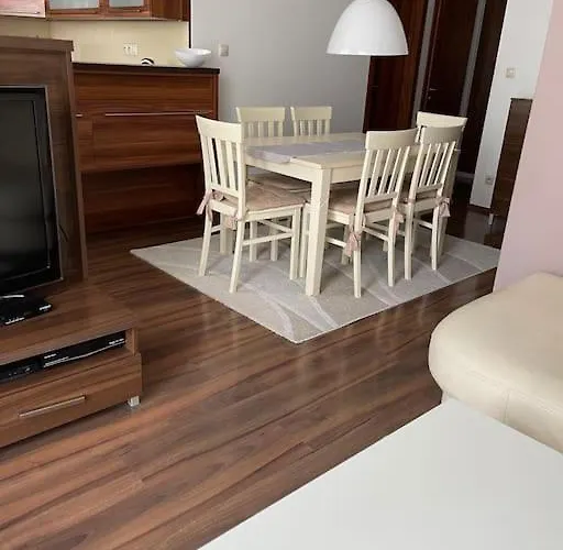 Apartament Priestranny 3 Izb. V Centre S Parkovanim. *