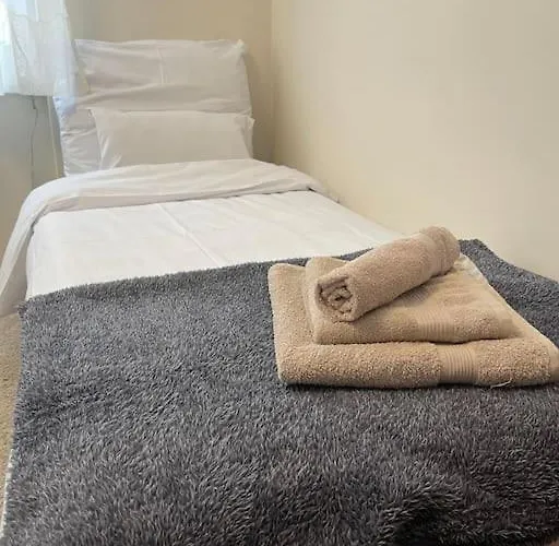 Priestranny 3 Izb. V Centre S Parkovanim. * Bańska Bystrzyca