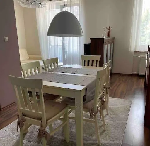 Priestranny 3 Izb. V Centre S Parkovanim. Apartament