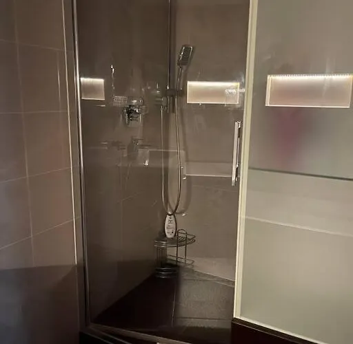 Priestranny 3 Izb. V Centre S Parkovanim. *