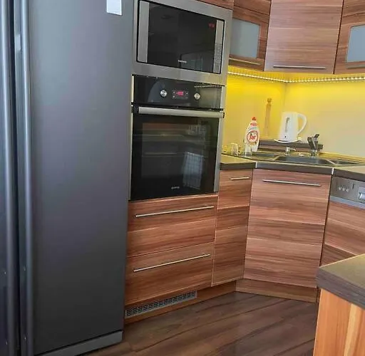 Priestranny 3 Izb. V Centre S Parkovanim. Apartament